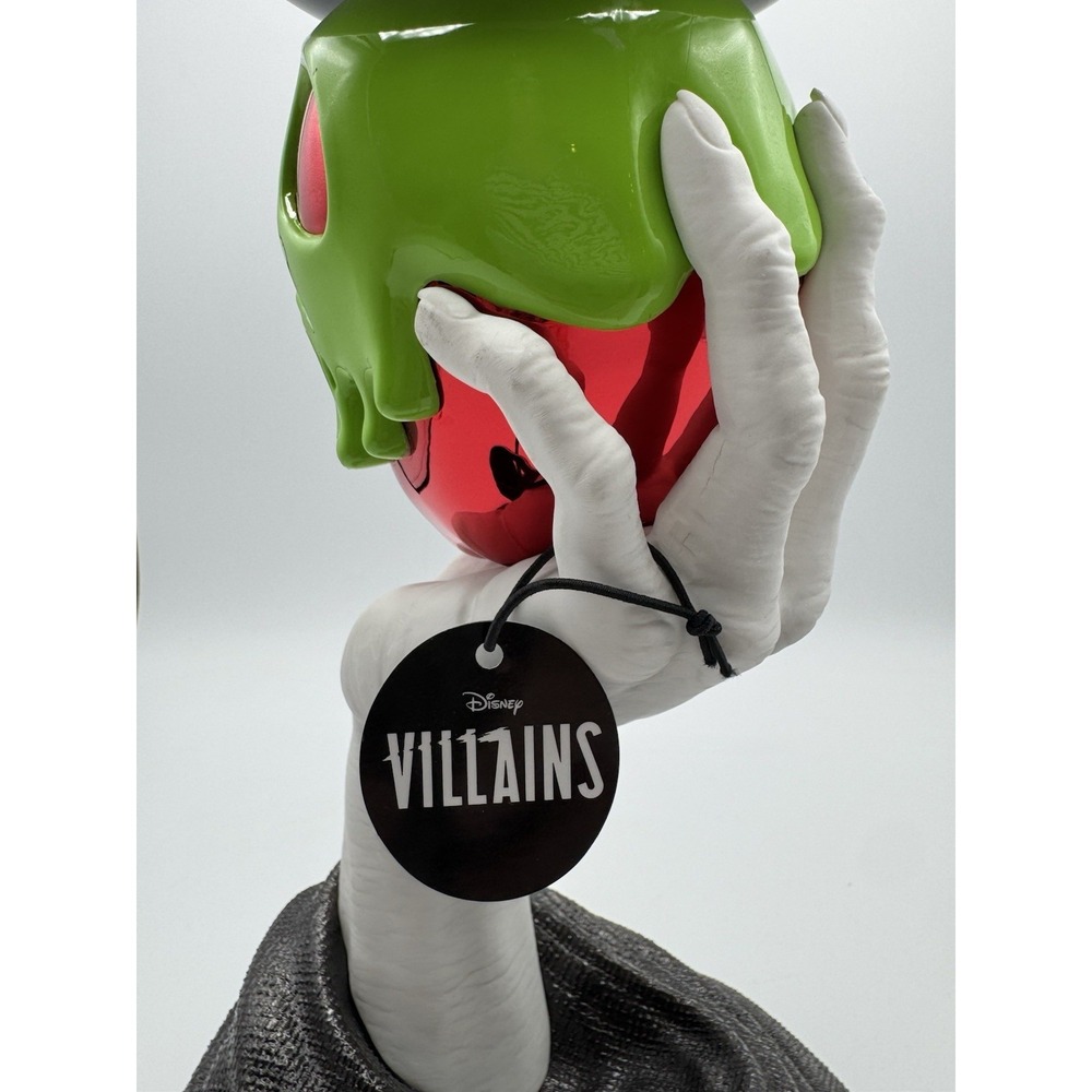 Bath & Body Works Disney Villains Poison Apple Skull Pedestal Candle Holder - Picture 12 of 16